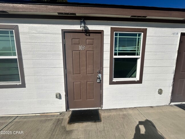 Photo - 143 Claire Ave Unidad 103