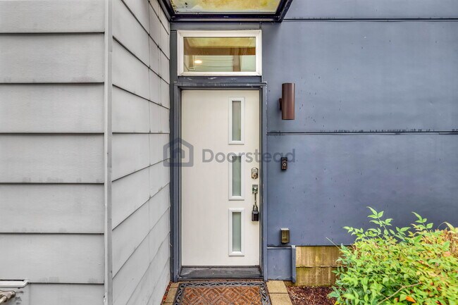 Photo - 2618 SW Nevada St