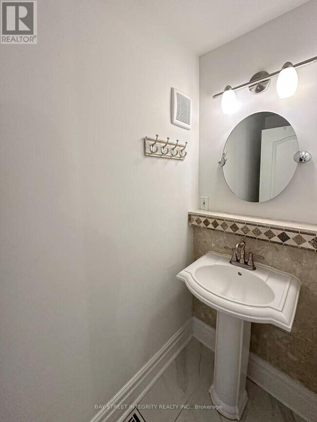 Photo - 275 Estelle Ave