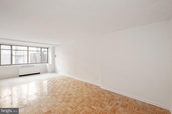 Photo - 940 25th St NW