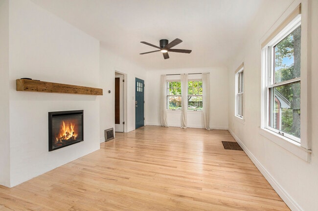 Photo - 2520 Oakdale Dr