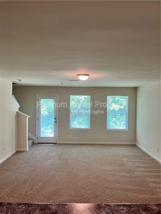 Photo - 2056 Belmont Cir NE