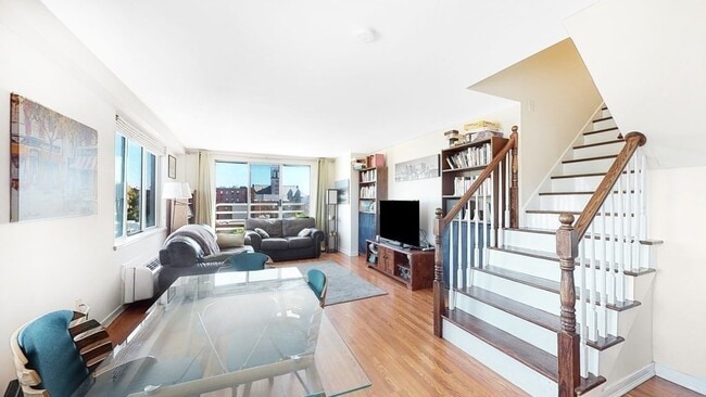 Building Photo - 332 Franklin St Unit 600