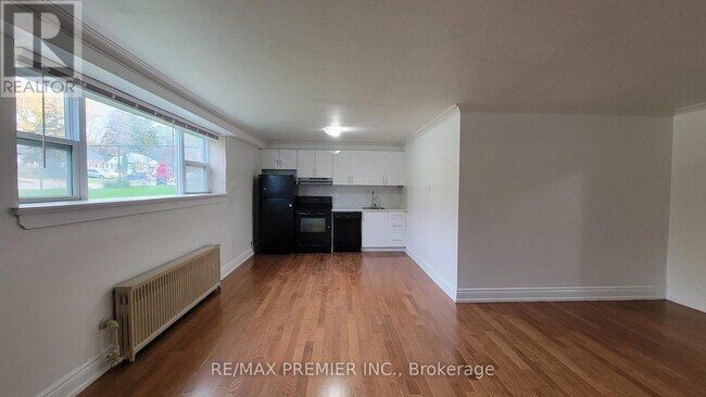 Photo - 92 Trethewey Dr Unit 2