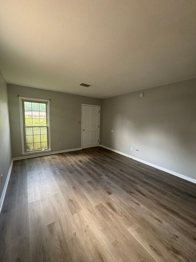 Photo - 320 Sultan Ct