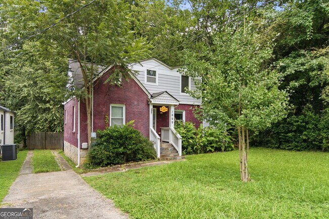 Photo - 1669 Emerald Ave SW