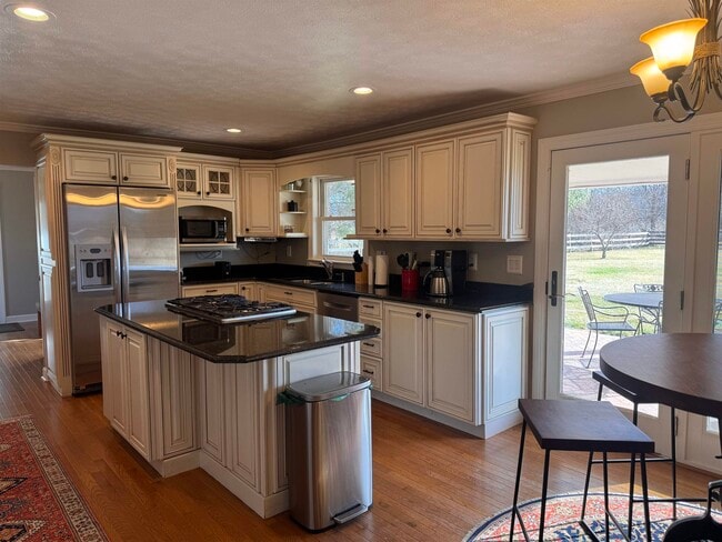 Photo - 4107 Captain Yancey Rd