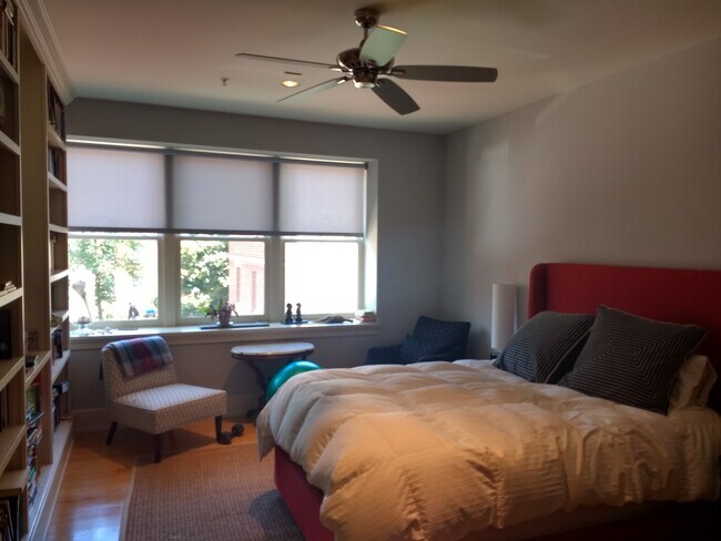 Master BR with morning light - 2516 Q St NW Unit Q305