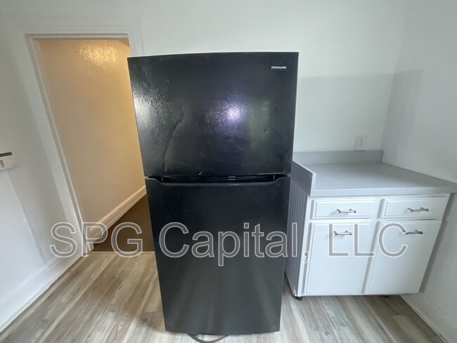 Photo - 142 W Jackson St