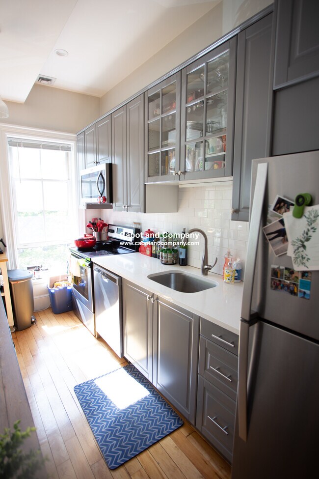 Photo - 637 Tremont St Unit 1