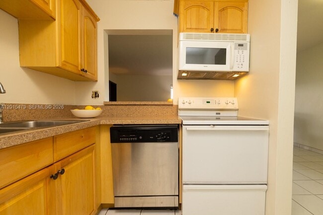 Photo - 10385 N Kendall Dr Unit P1