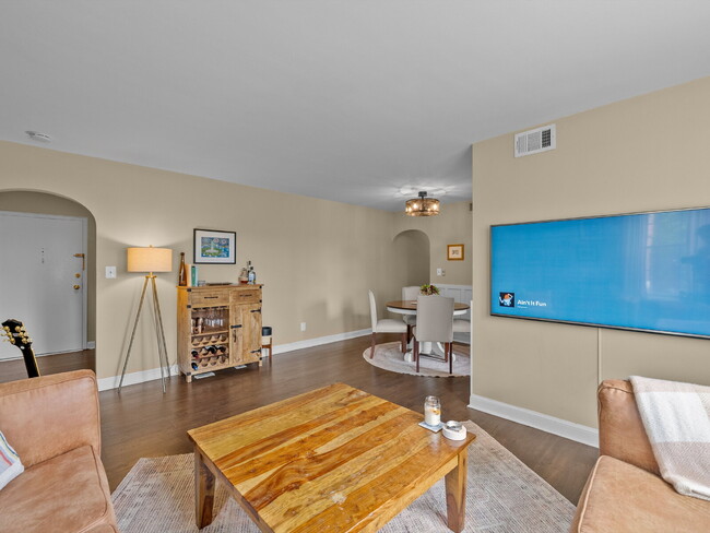 Enjoy Comfortable Arlington Living at Old Glebe Road!