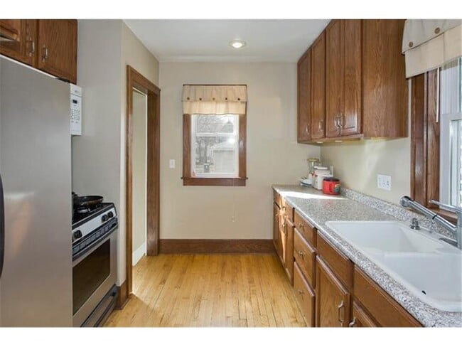 Photo - 2230 Cole Ave SE