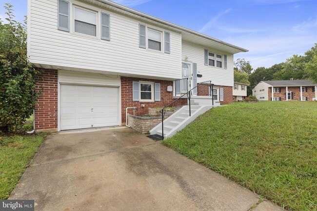 Photo - 506 Grigsby Ct