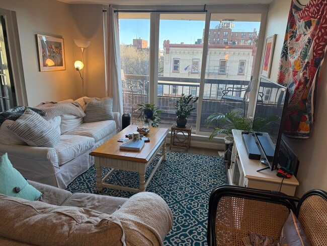 Photo - 1700 17th St NW Unit 405