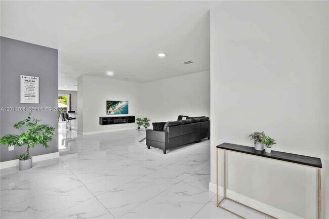 1968 NW 25th Ave