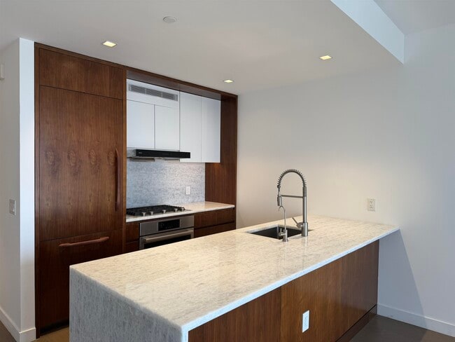 Photo - 75 Park Ln S Unit 804