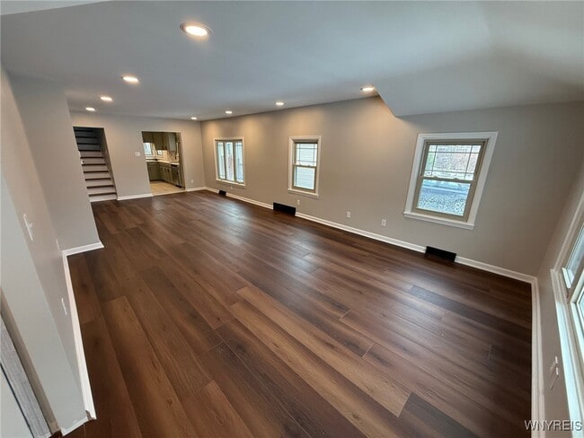 Photo - 307 Grandview Ave