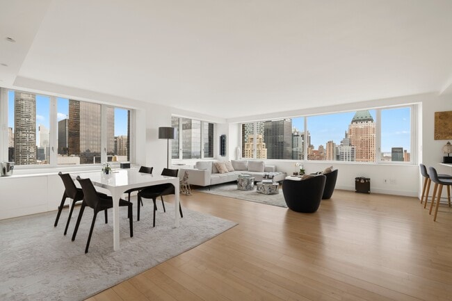 Photo - 322 W 57th St
