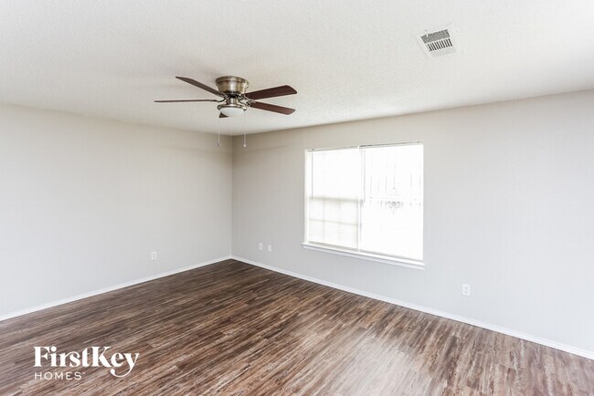 Photo - 10207 Glen Vista Dr