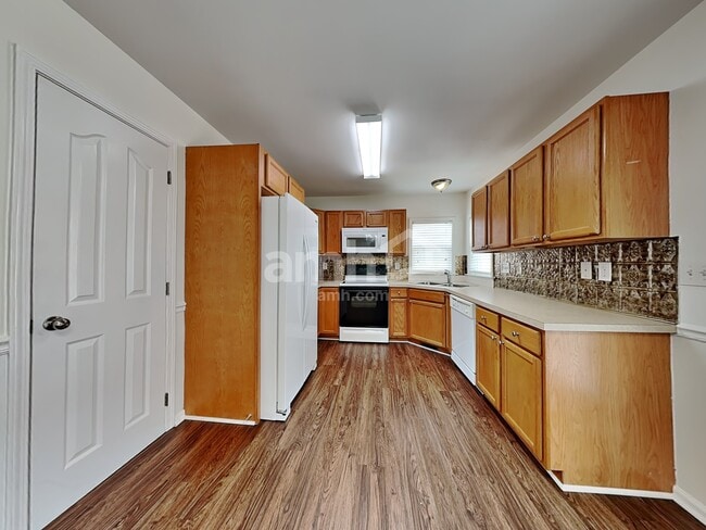 Photo - 2405 Joshua Ln