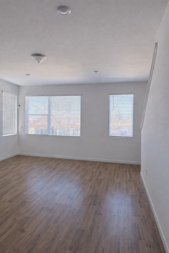 Photo - 356 Geneva St