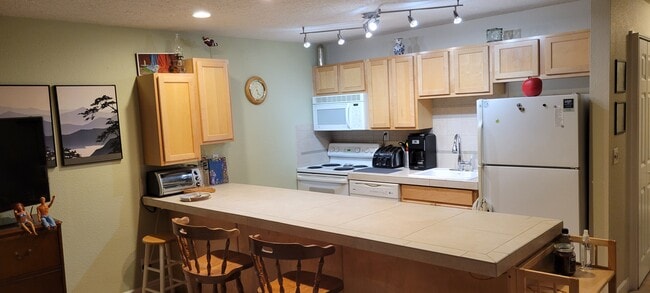 Building Photo - 100 Kerr Pky Unit #