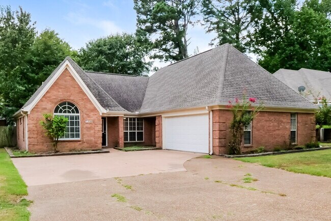 Photo - 1163 Carriage Dr S