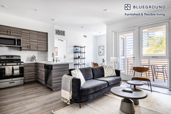 Photo - 12035 Wilshire Blvd Unidad SI FL3-ID420