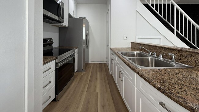 Photo - 3532 Rainbow Ln