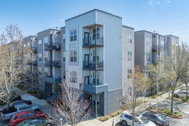 Building Photo - The Mezzo