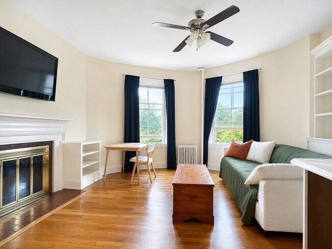 Photo - 244 Beacon St Unidad 3C