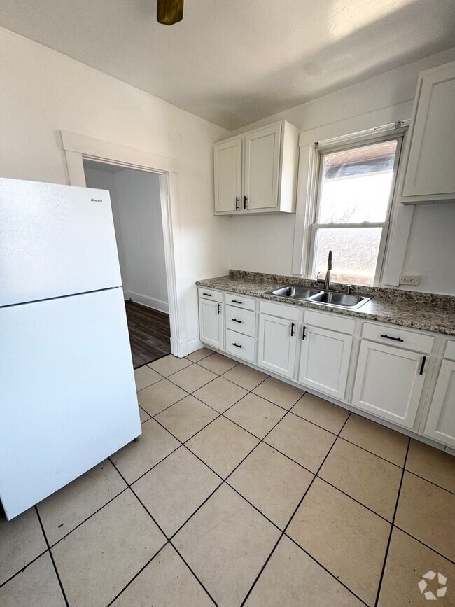 Building Photo - 825 Benwood Ave Unit 2 Rental