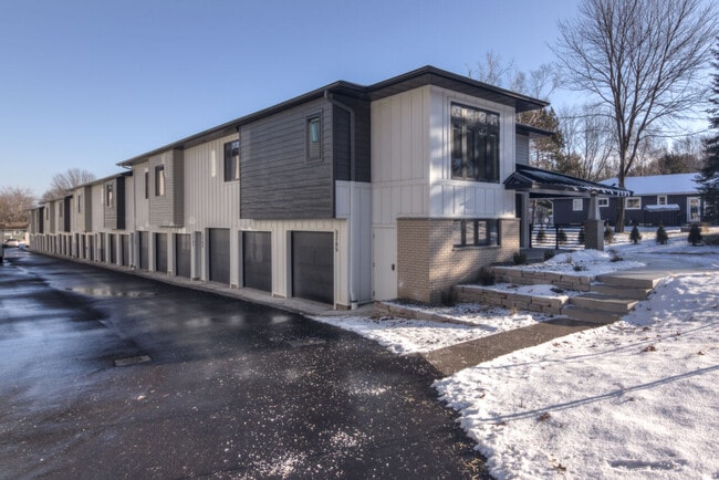 Photo - 3265 Fairfax St