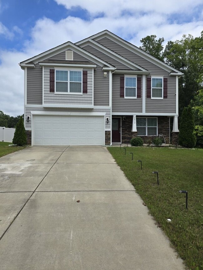 Located in Lanier Village aka Brawley Farm... - Located in Lanier Village aka Brawley Farm... Casa