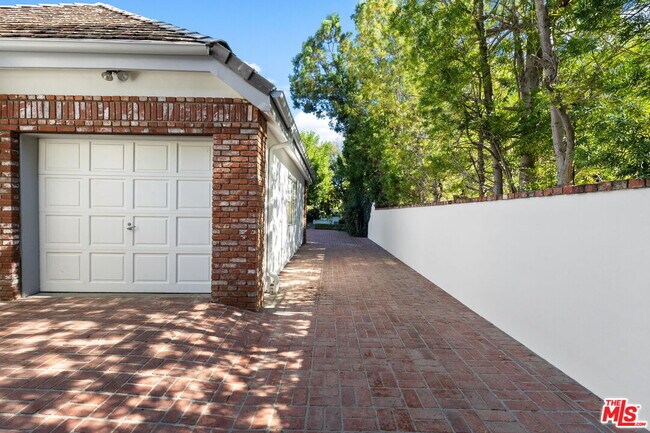 Photo - 4548 Ellenboro Way