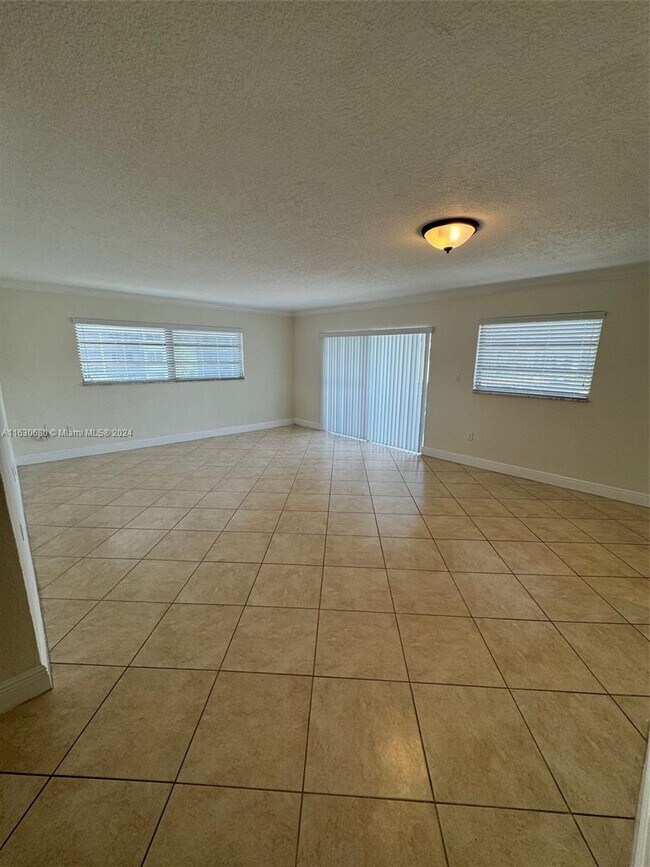 3860 NE 170th St Condo Unit 305 Condo for Rent in North Miami Beach