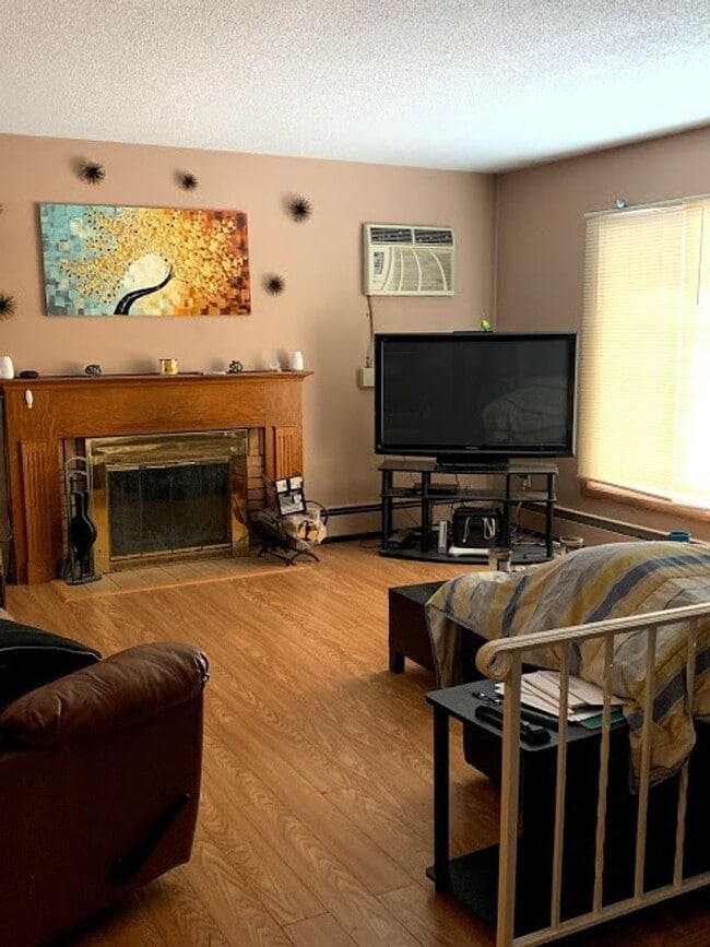 Photo - Beautiful four bedroom/two bathroom home: Available May 5th