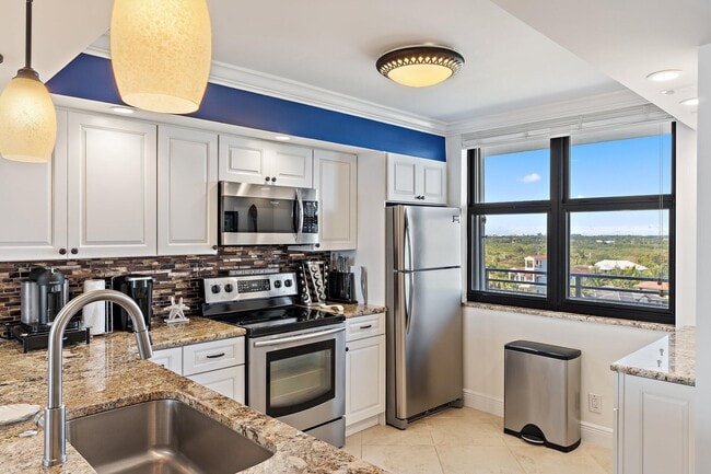840 Ocean Dr Unit 905
