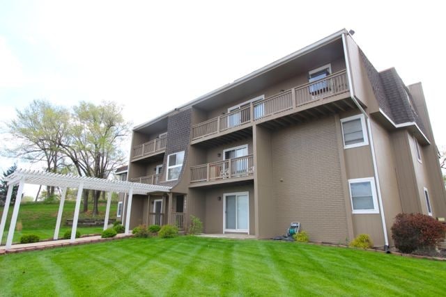 Photo - Skyline Apartments