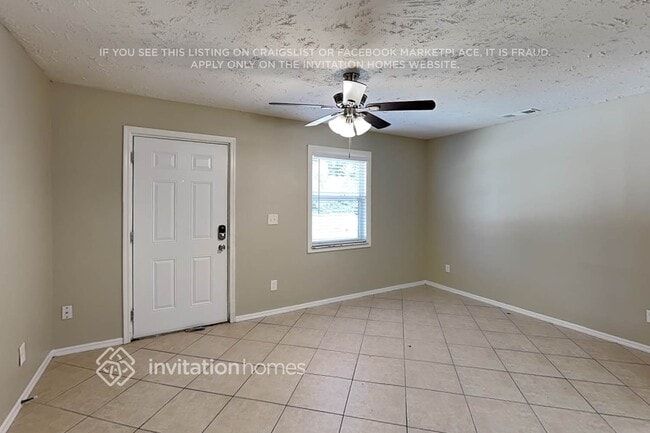 Photo - 923 38th St W