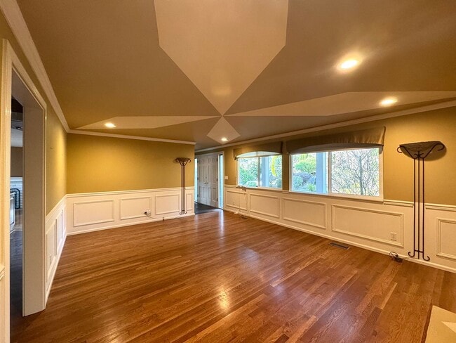 Photo - Stunning Bellevue Home with Lush Gardens & Prime Location