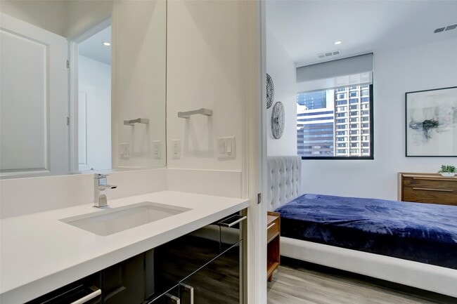 Building Photo - 1211 Caroline St