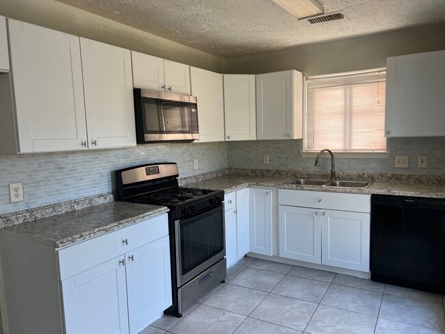 Photo - 18506 Andalusian Dr