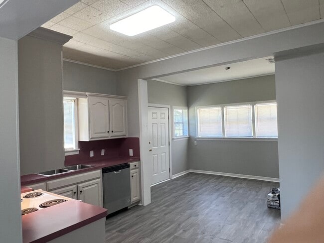 Photo - 900 NE Acc Rd