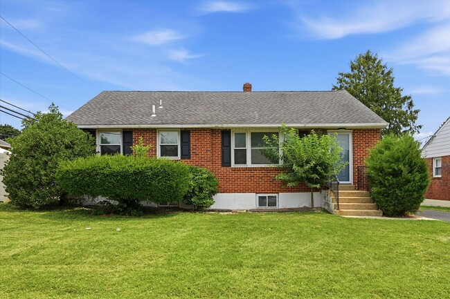 Building Photo - 2314 Frann Dr