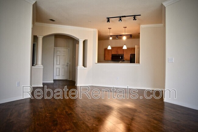 Photo - 8290 Gate Pkwy W Unit #415