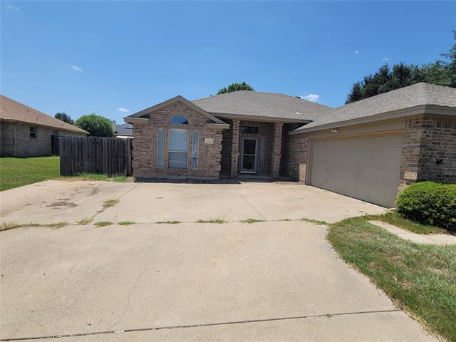 Building Photo - 205 Willow Creek Dr
