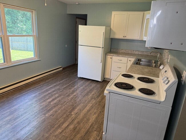 Photo - 325 8th Ave