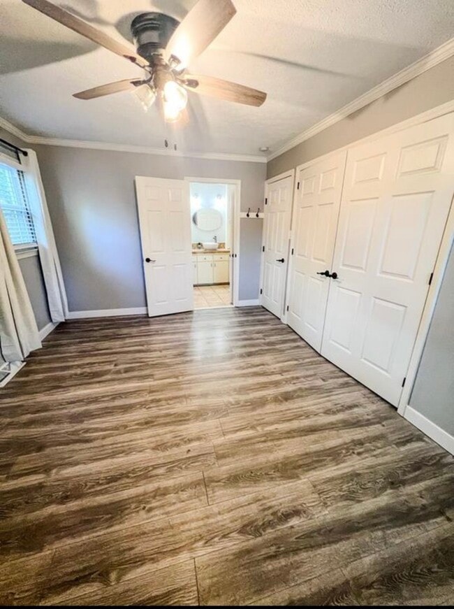 Photo - 130 Huntington Pl